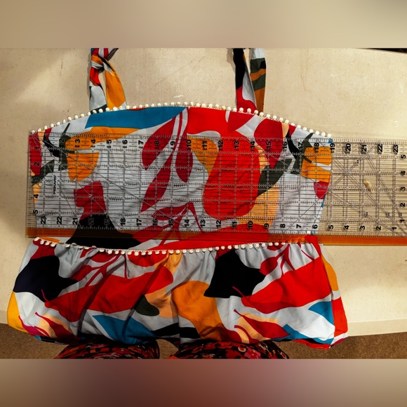 THML Bright Geometric Print Top size L - Picture 7 of 9